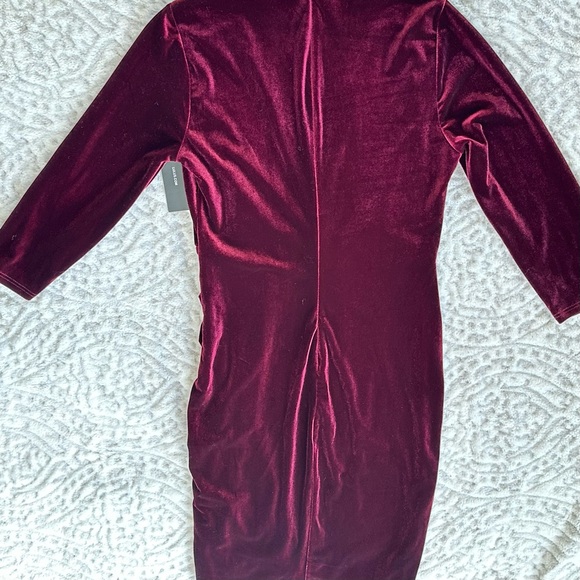 ✨NWT✨Anything For You Burgundy Velvet Bodycon Dress Lulus size Medium - Picture 11 of 14